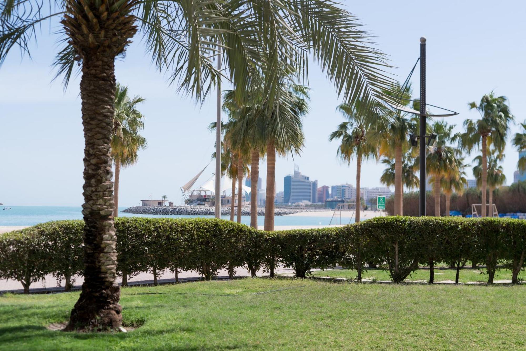 Marina Hotel Kuveyt Dış mekan fotoğraf View of the port of Haifa