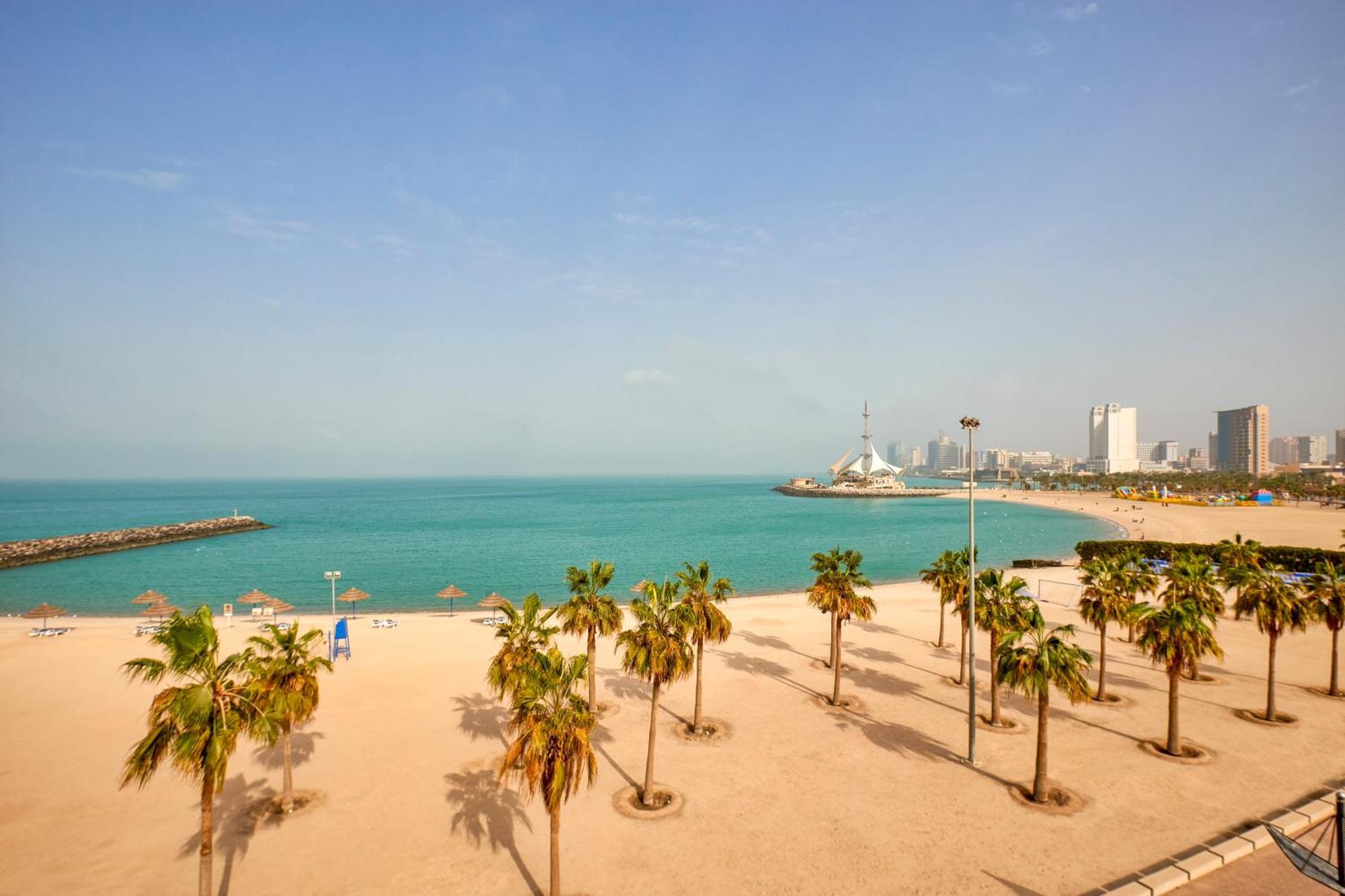 Marina Hotel Kuveyt Dış mekan fotoğraf Beach in Al Khor